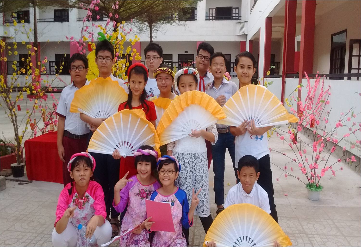 H&Igrave;NH ẢNH HOẠT ĐỘNG CỦA C&Aacute;C EM 
